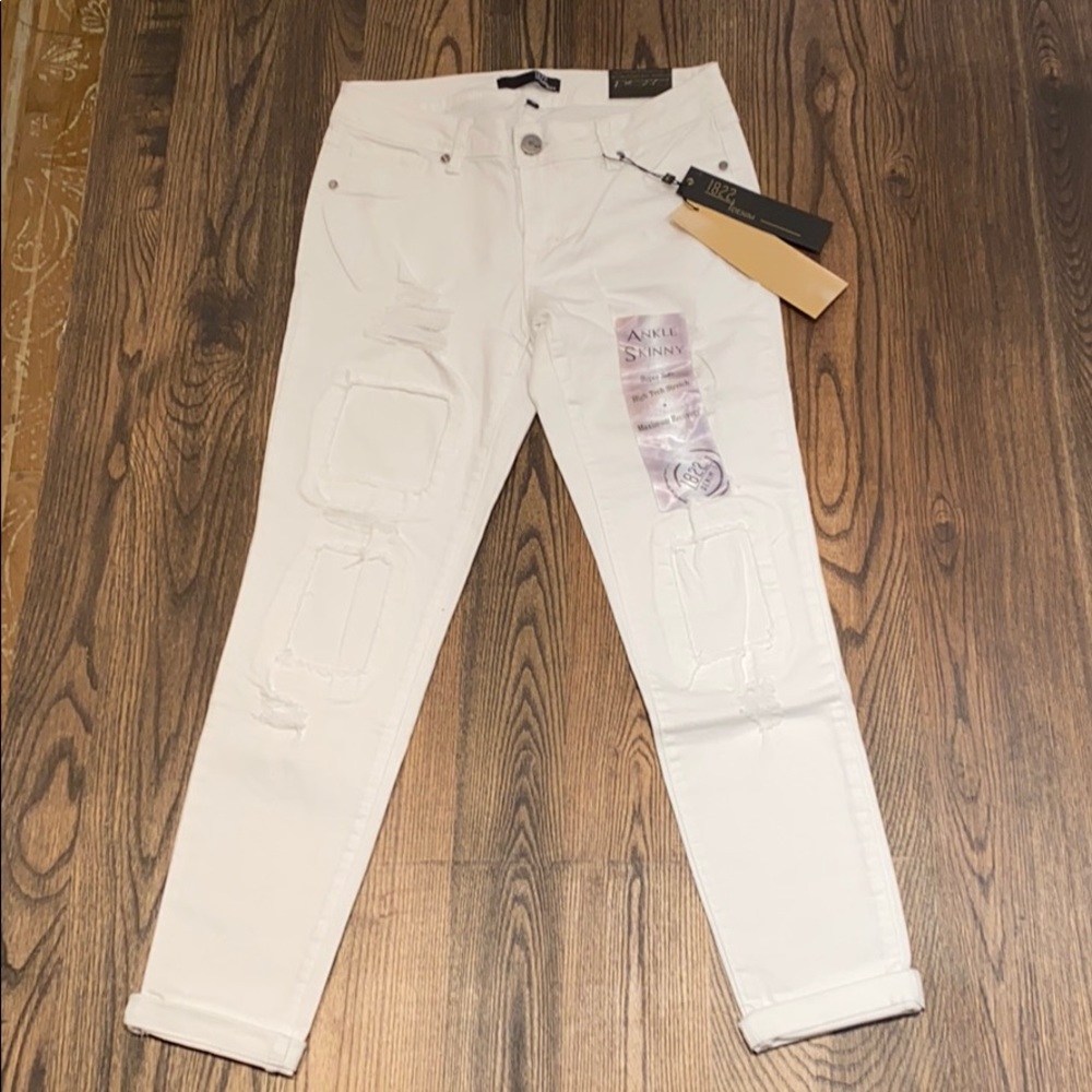 1822 white  distressed denim size 28